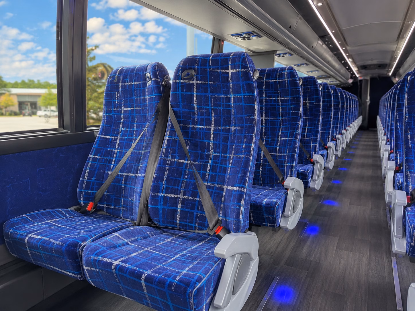 charter buses to war memorial stadium razorbacks games