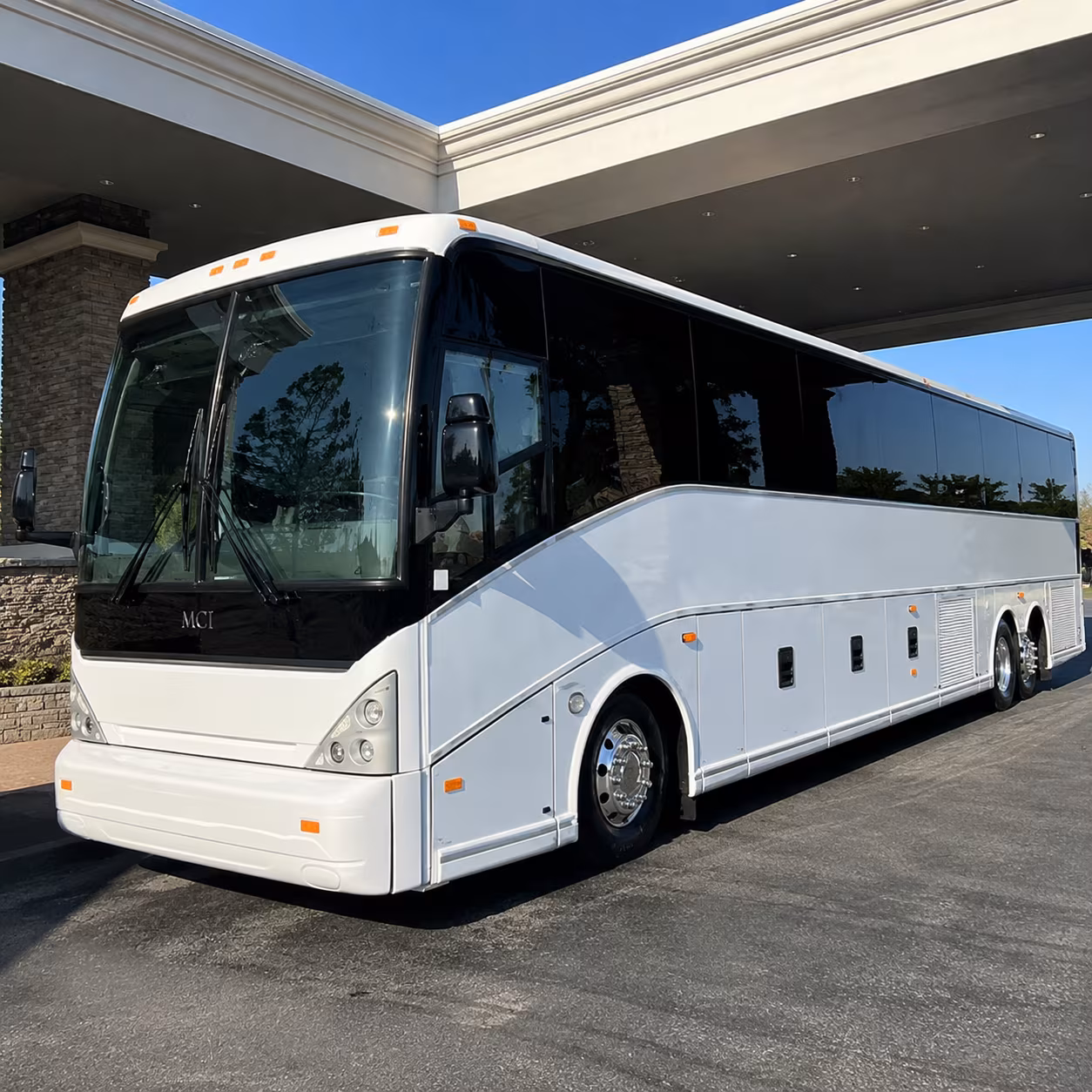 shuttle buses between lit and downtown little rock hotels and convention venues